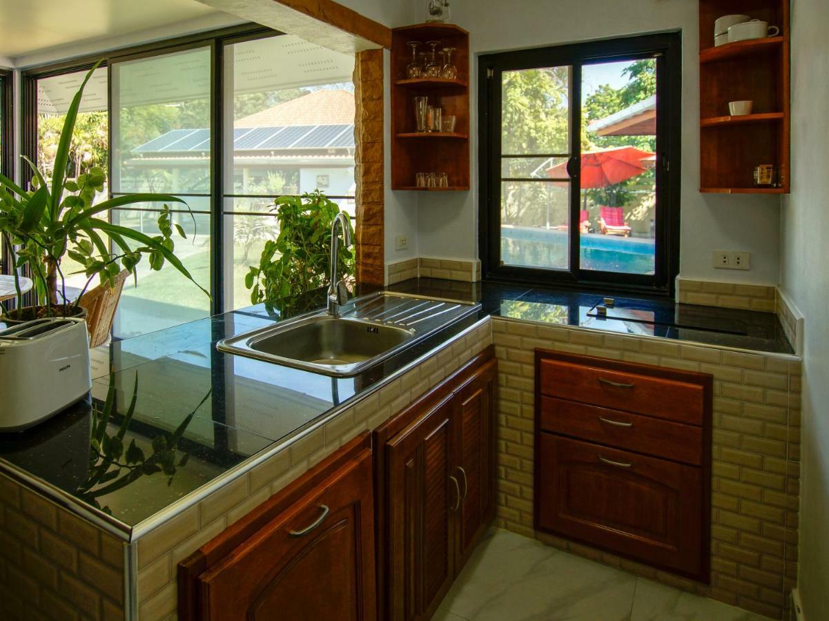 Tina'S Living Paradise - Guesthouses With Private Pool Ban Phe Dış mekan fotoğraf