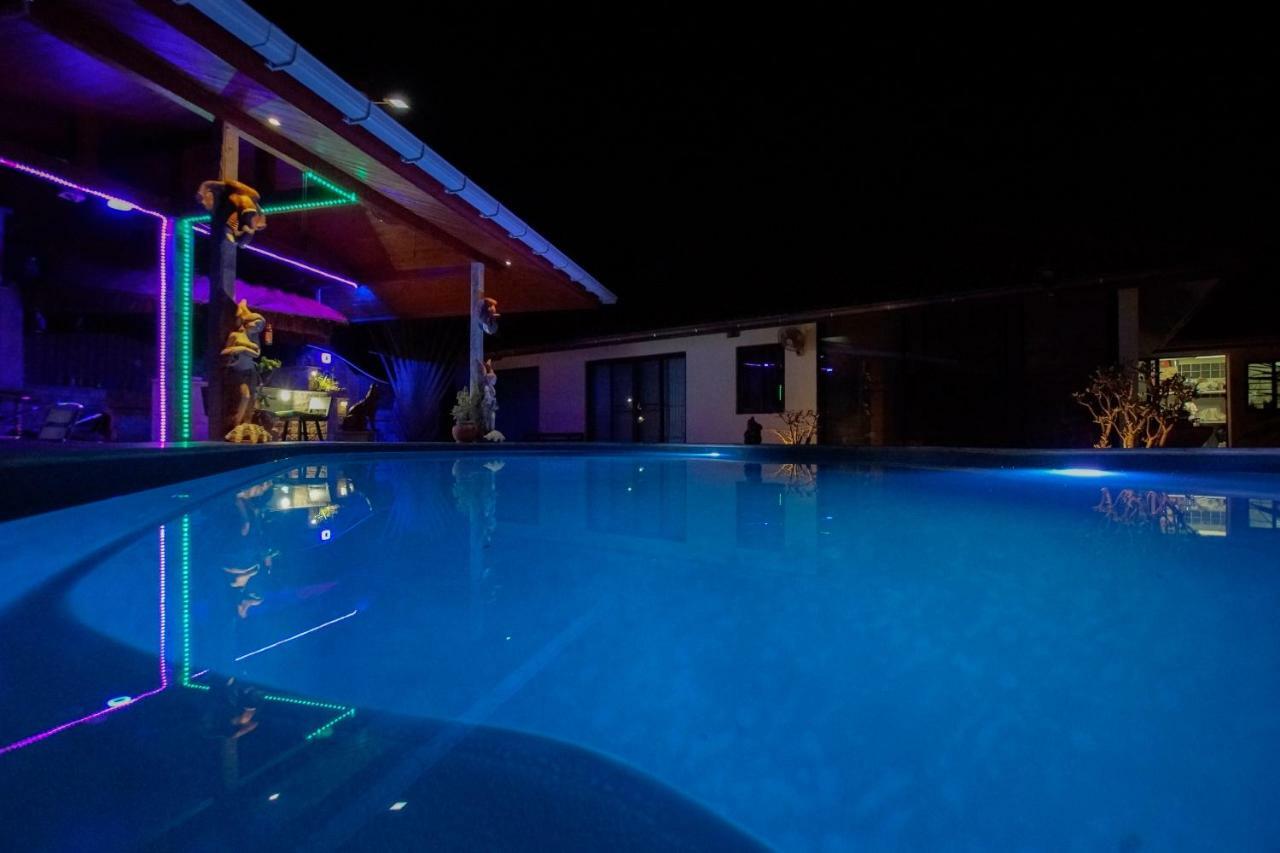 Tina'S Living Paradise - Guesthouses With Private Pool Ban Phe Dış mekan fotoğraf